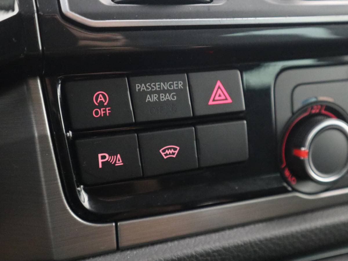 Volkswagen Transporter Volkswagen Transporter 2.0 TDI L2H1 DC Highline PDC / CRUISE / FULL LED /  BLUETOOTH / TREKHAAK / NETJES!