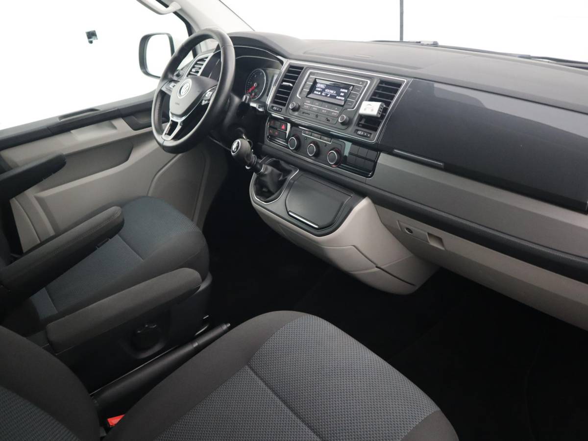 Volkswagen Transporter Volkswagen Transporter 2.0 TDI L2H1 DC Highline PDC / CRUISE / FULL LED /  BLUETOOTH / TREKHAAK / NETJES!