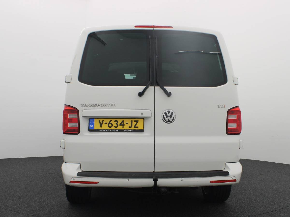 Volkswagen Transporter Volkswagen Transporter 2.0 TDI L2H1 DC Highline PDC / CRUISE / FULL LED /  BLUETOOTH / TREKHAAK / NETJES!