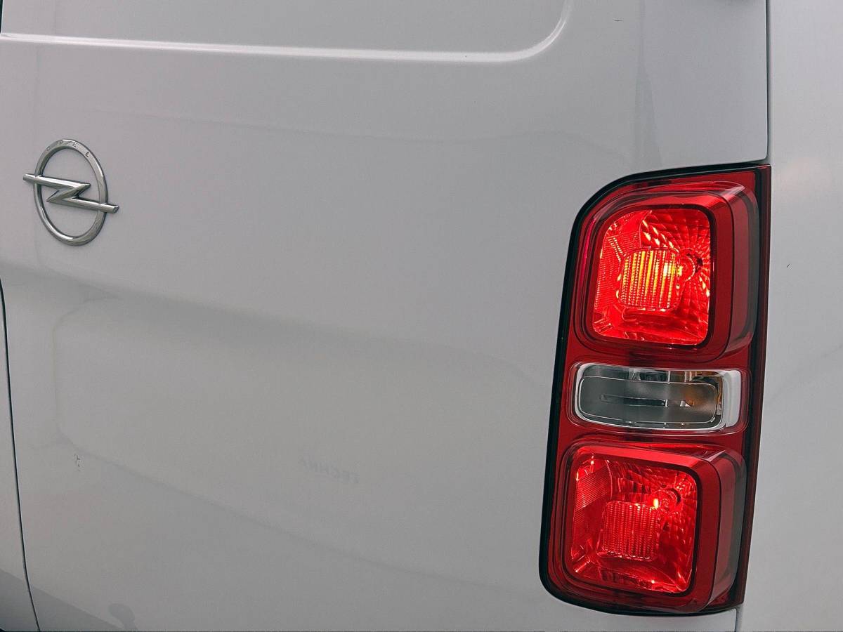 Opel Vivaro Opel Vivaro 2.0 145PK L3 Automaat Airco Cruise Control
