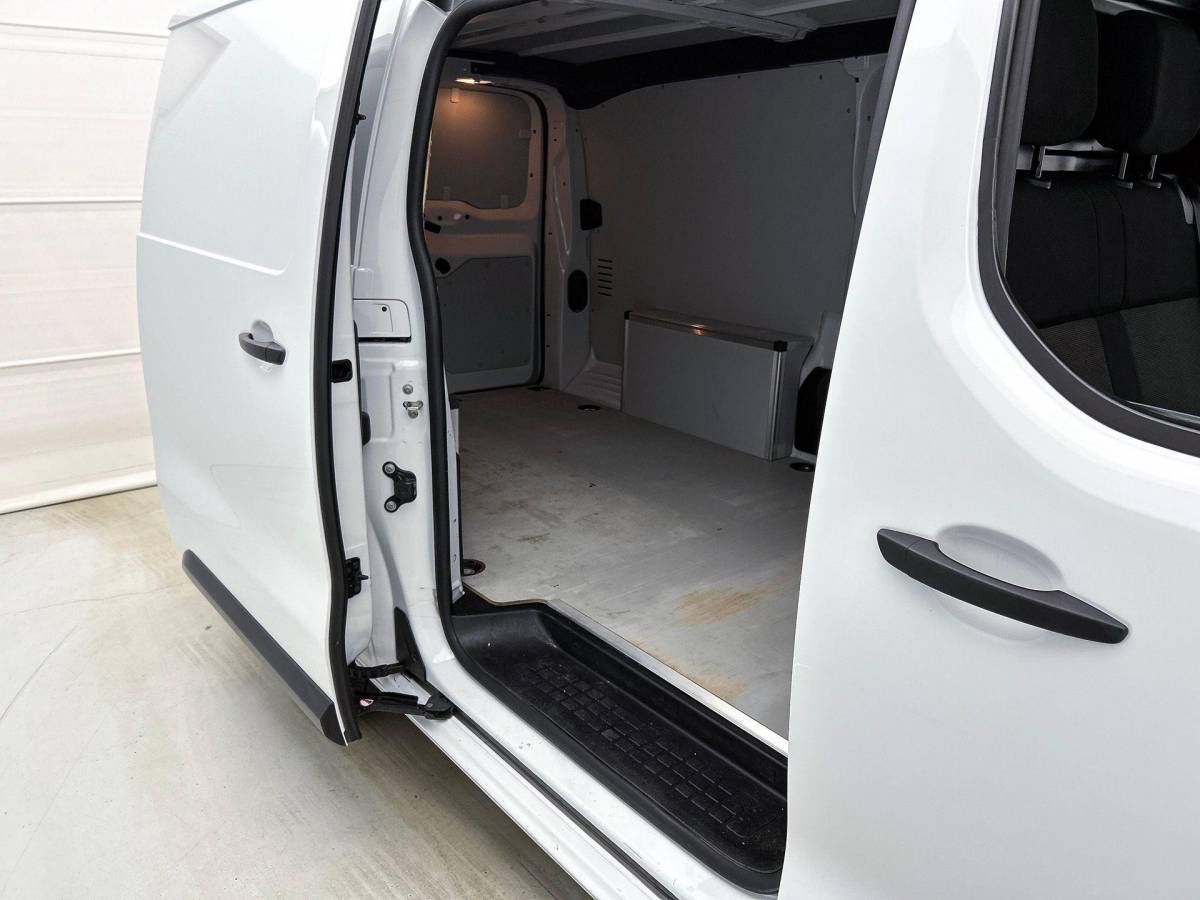 Opel Vivaro Opel Vivaro 2.0 145PK L3 Automaat Airco Cruise Control