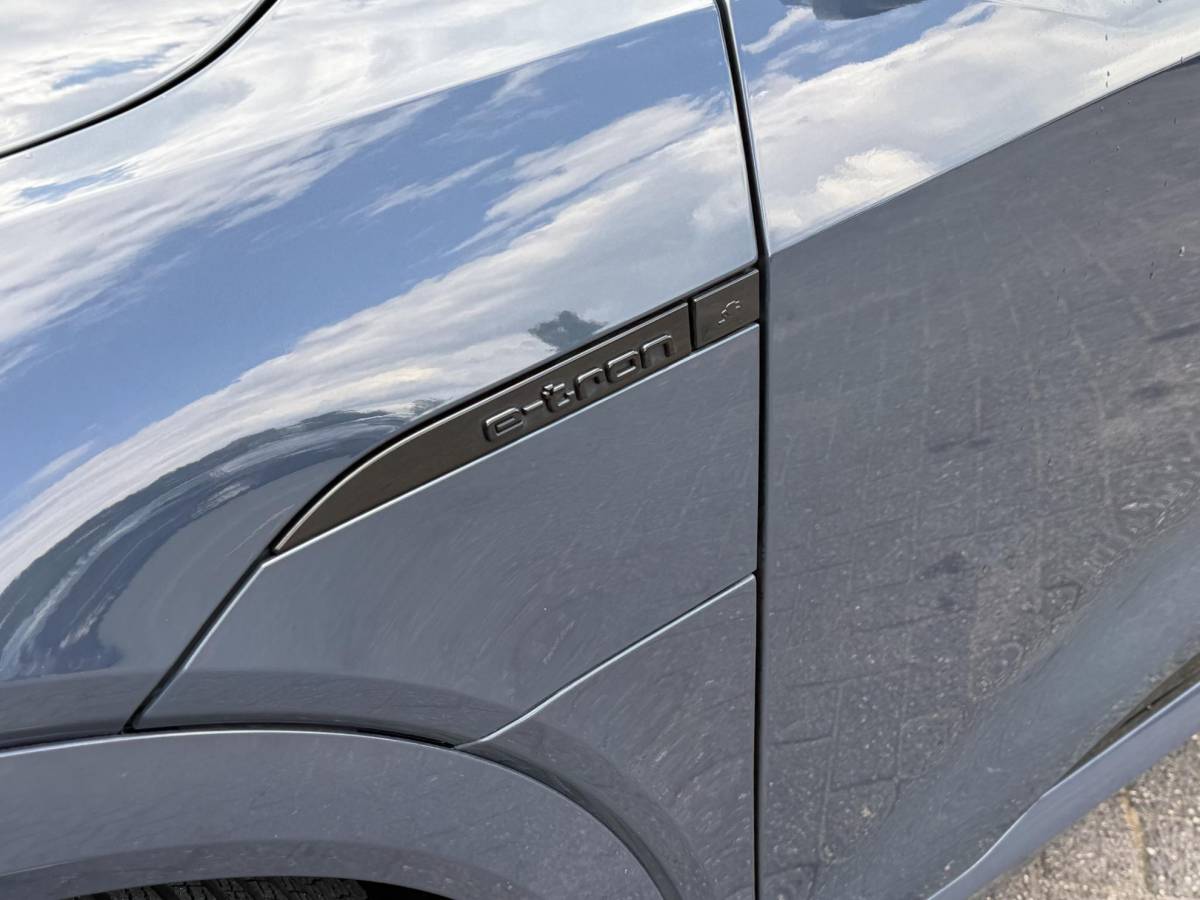 Audi Q8 Sportback e-tron Audi Q8 Sportback e-tron 55 quattro S Edition Competition 115 kWh SOH 90% | Panoramadak | Luchtvering | Camera | Bang & Olufsen | Matrix LED |