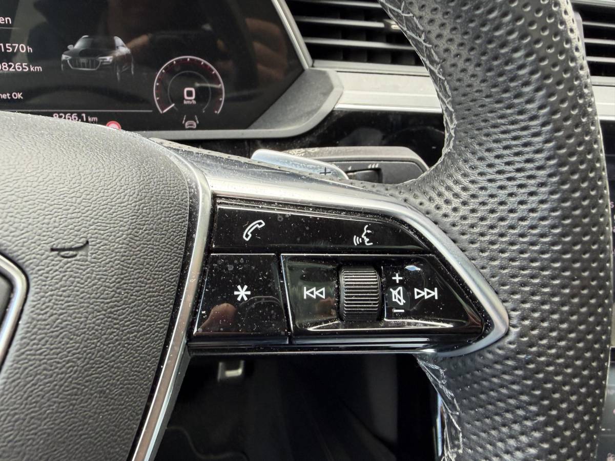 Audi Q8 Sportback e-tron Audi Q8 Sportback e-tron 55 quattro S Edition Competition 115 kWh SOH 90% | Panoramadak | Luchtvering | Camera | Bang & Olufsen | Matrix LED |