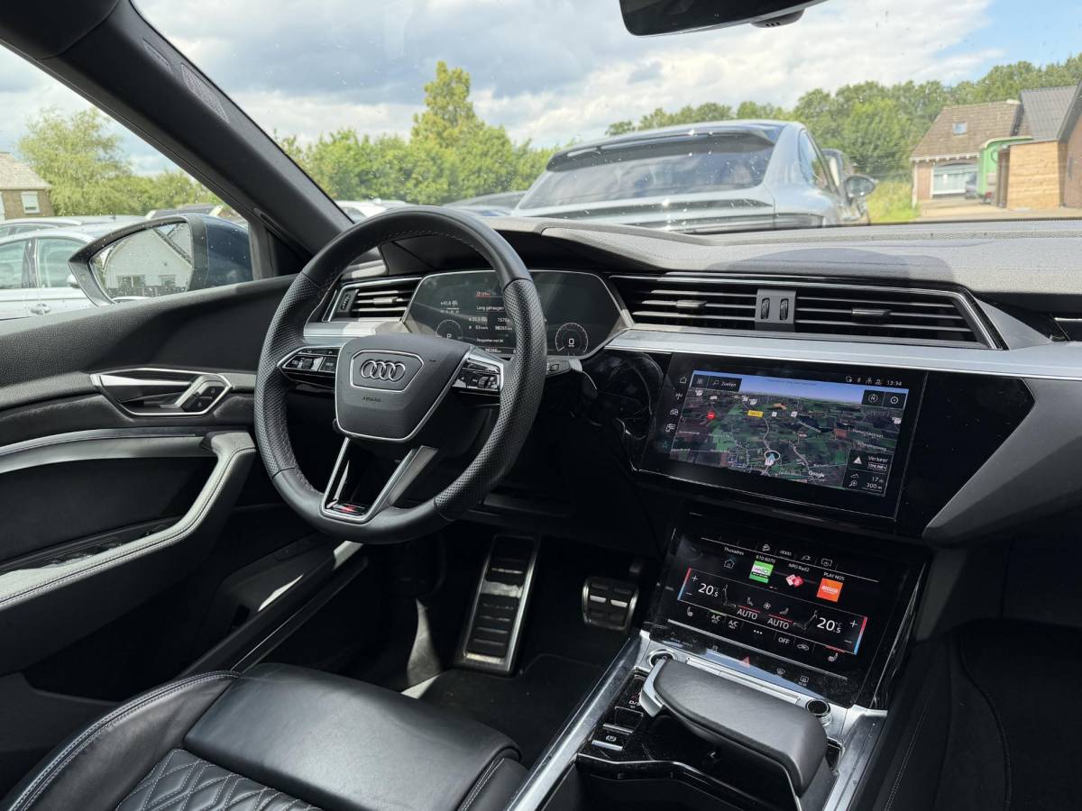 Audi Q8 Sportback e-tron Audi Q8 Sportback e-tron 55 quattro S Edition Competition 115 kWh SOH 90% | Panoramadak | Luchtvering | Camera | Bang & Olufsen | Matrix LED |