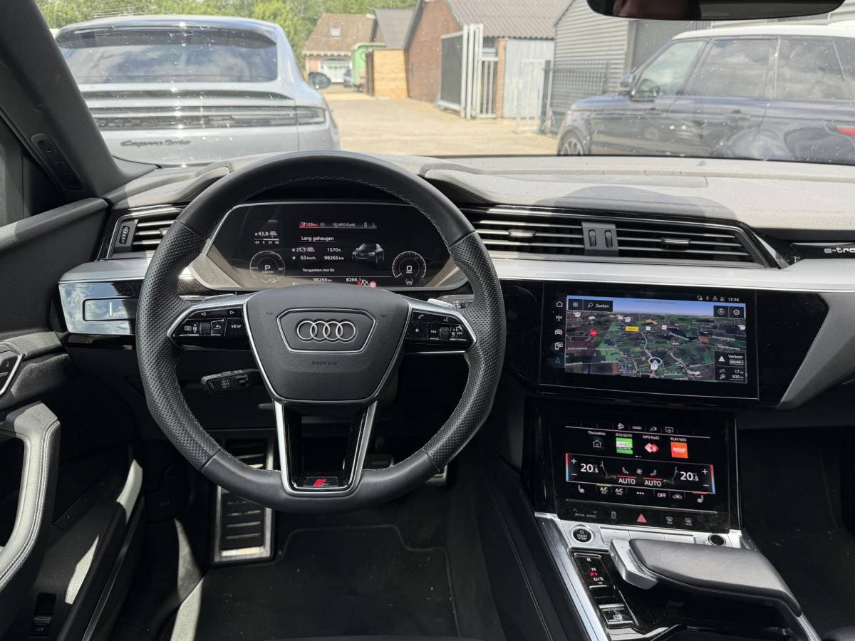 Audi Q8 Sportback e-tron Audi Q8 Sportback e-tron 55 quattro S Edition Competition 115 kWh SOH 90% | Panoramadak | Luchtvering | Camera | Bang & Olufsen | Matrix LED |
