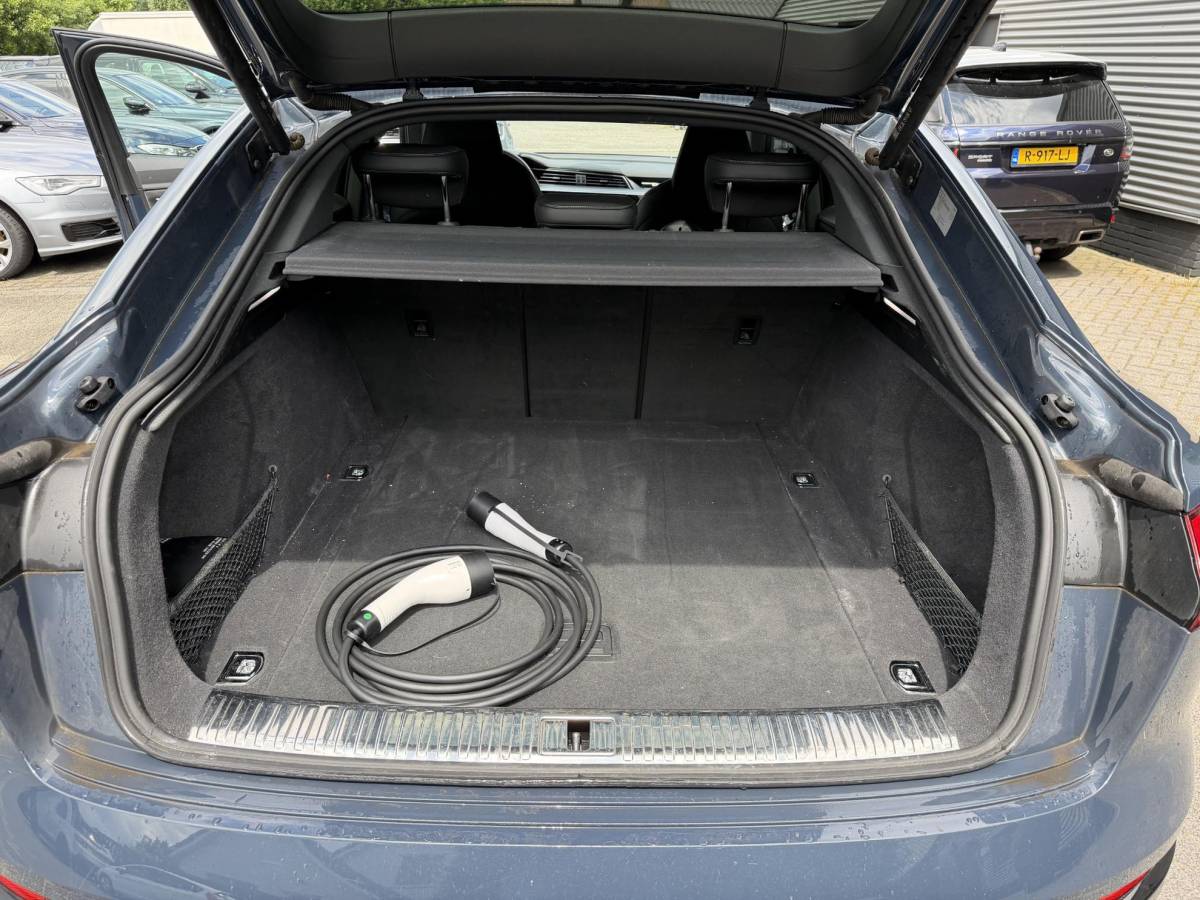 Audi Q8 Sportback e-tron Audi Q8 Sportback e-tron 55 quattro S Edition Competition 115 kWh SOH 90% | Panoramadak | Luchtvering | Camera | Bang & Olufsen | Matrix LED |