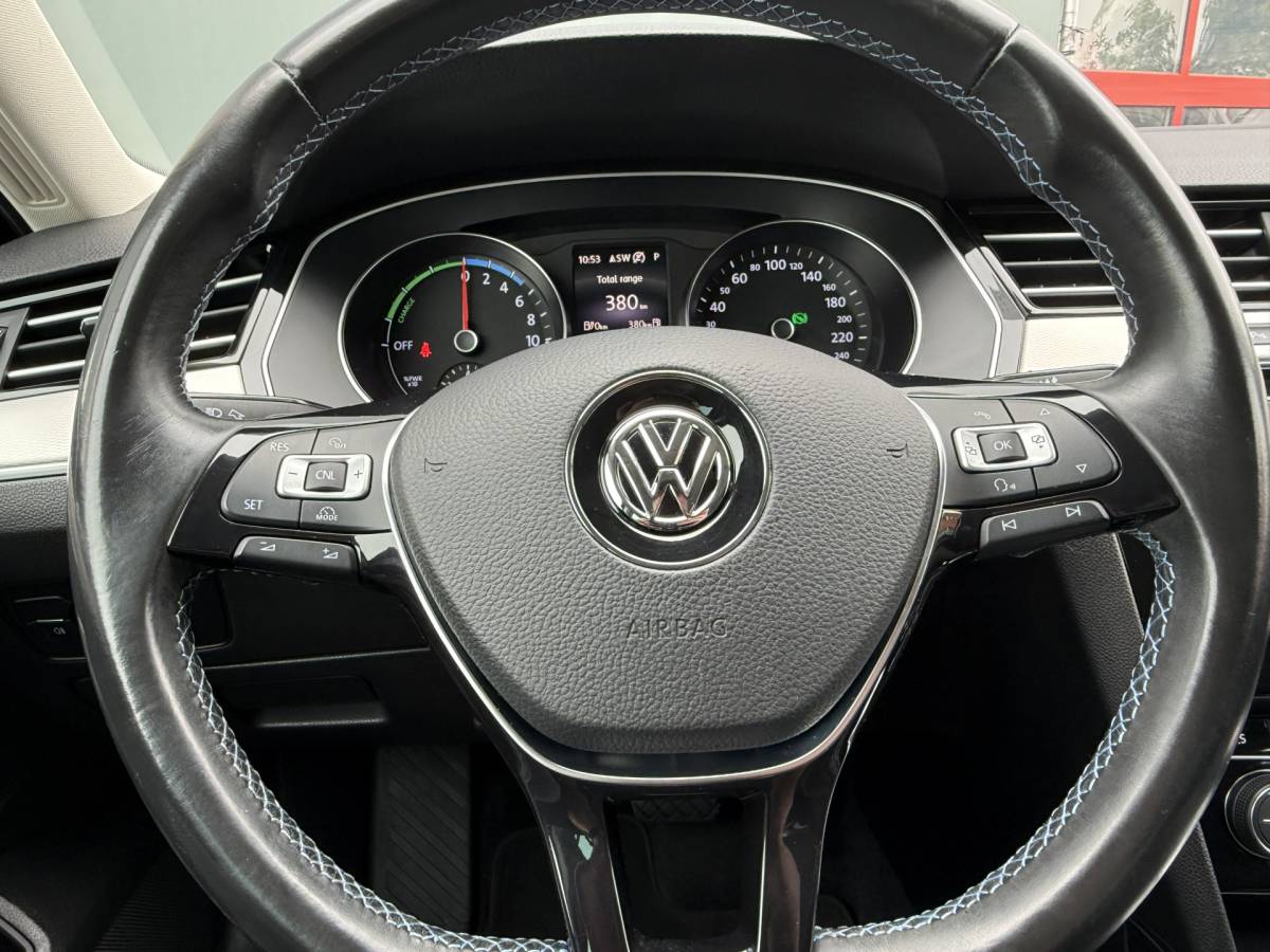 Volkswagen Passat Volkswagen Passat BWJ 2016 1.4 TSI GTE 231 PK Connected Series TREKHAAK | FULL LED | CARPLAY + ANDROID | NAVI | CLIMA | CRUISE | LMV | PDC