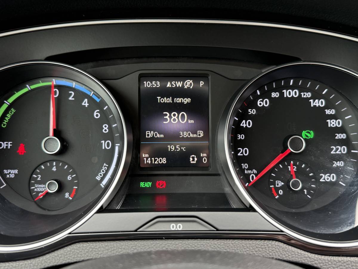 Volkswagen Passat Volkswagen Passat BWJ 2016 1.4 TSI GTE 231 PK Connected Series TREKHAAK | FULL LED | CARPLAY + ANDROID | NAVI | CLIMA | CRUISE | LMV | PDC