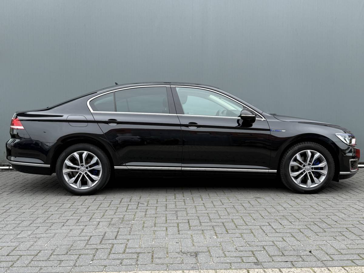 Volkswagen Passat Volkswagen Passat BWJ 2016 1.4 TSI GTE 231 PK Connected Series TREKHAAK | FULL LED | CARPLAY + ANDROID | NAVI | CLIMA | CRUISE | LMV | PDC