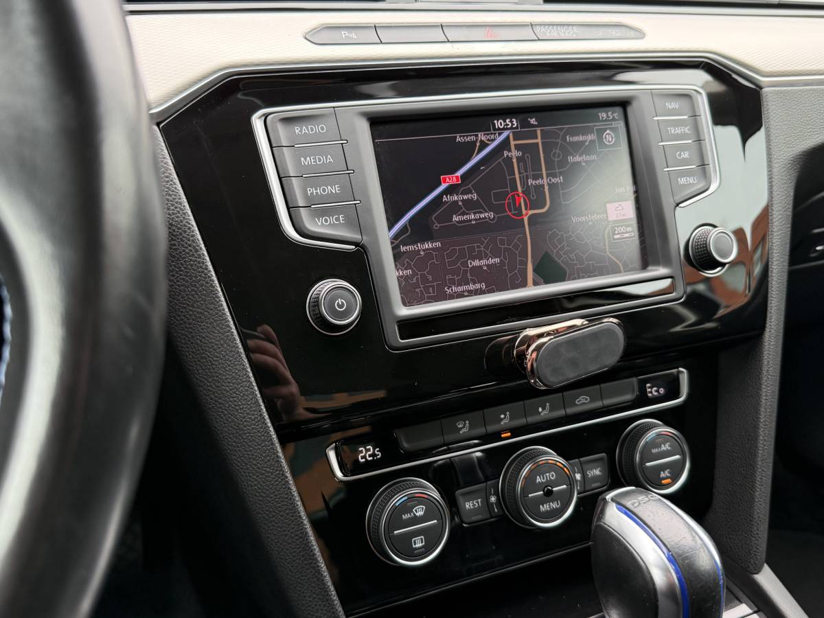 Volkswagen Passat Volkswagen Passat BWJ 2016 1.4 TSI GTE 231 PK Connected Series TREKHAAK | FULL LED | CARPLAY + ANDROID | NAVI | CLIMA | CRUISE | LMV | PDC