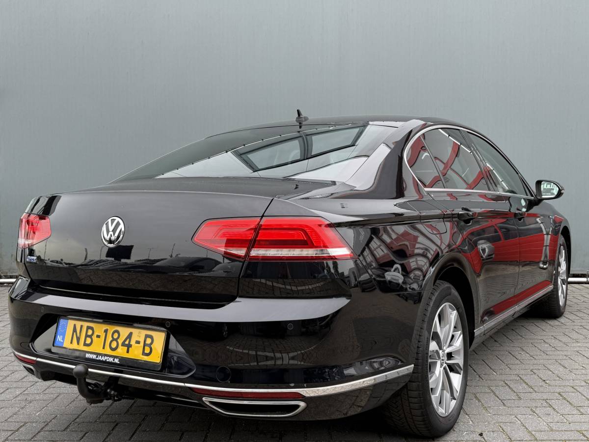 Volkswagen Passat Volkswagen Passat BWJ 2016 1.4 TSI GTE 231 PK Connected Series TREKHAAK | FULL LED | CARPLAY + ANDROID | NAVI | CLIMA | CRUISE | LMV | PDC