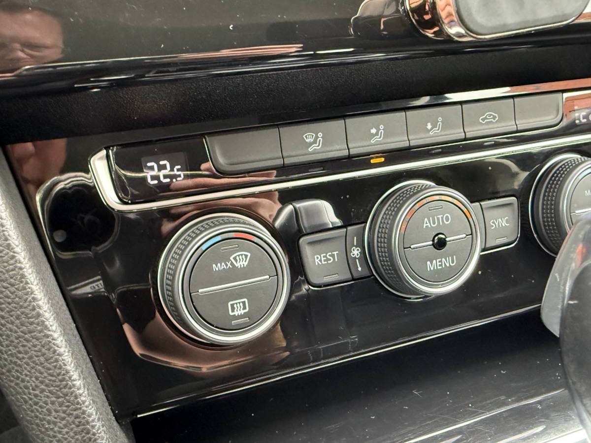 Volkswagen Passat Volkswagen Passat BWJ 2016 1.4 TSI GTE 231 PK Connected Series TREKHAAK | FULL LED | CARPLAY + ANDROID | NAVI | CLIMA | CRUISE | LMV | PDC