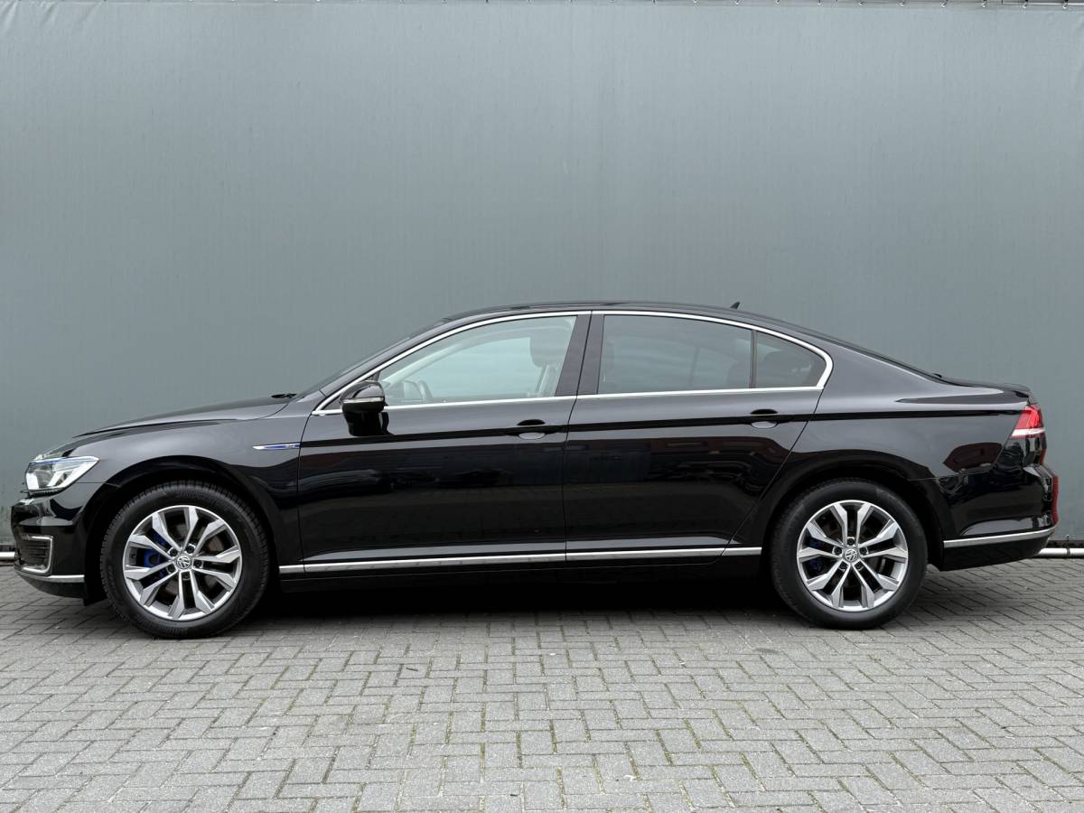 Volkswagen Passat Volkswagen Passat BWJ 2016 1.4 TSI GTE 231 PK Connected Series TREKHAAK | FULL LED | CARPLAY + ANDROID | NAVI | CLIMA | CRUISE | LMV | PDC