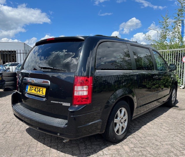 Chrysler Grand Voyager Chrysler Grand Voyager 3.8 V6 LX/ 7 persoons/Automaat/Youngtimer/Cruise control/Airco