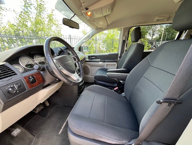 Chrysler Grand Voyager Chrysler Grand Voyager 3.8 V6 LX/ 7 persoons/Automaat/Youngtimer/Cruise control/Airco