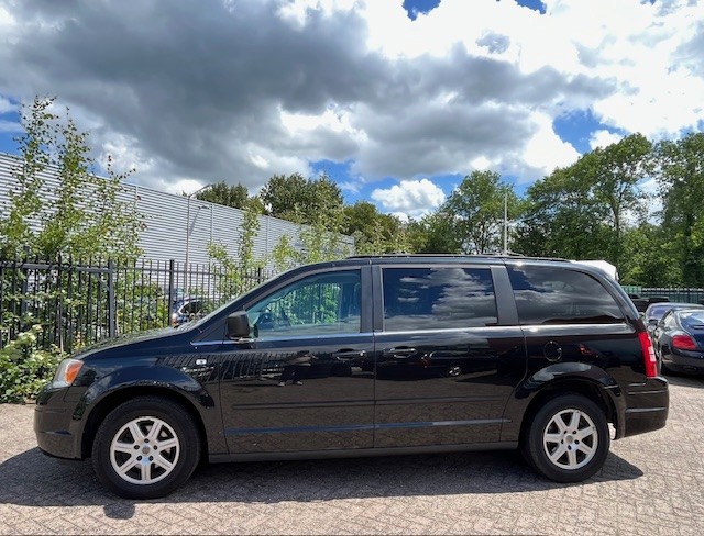 Chrysler Grand Voyager Chrysler Grand Voyager 3.8 V6 LX/ 7 persoons/Automaat/Youngtimer/Cruise control/Airco