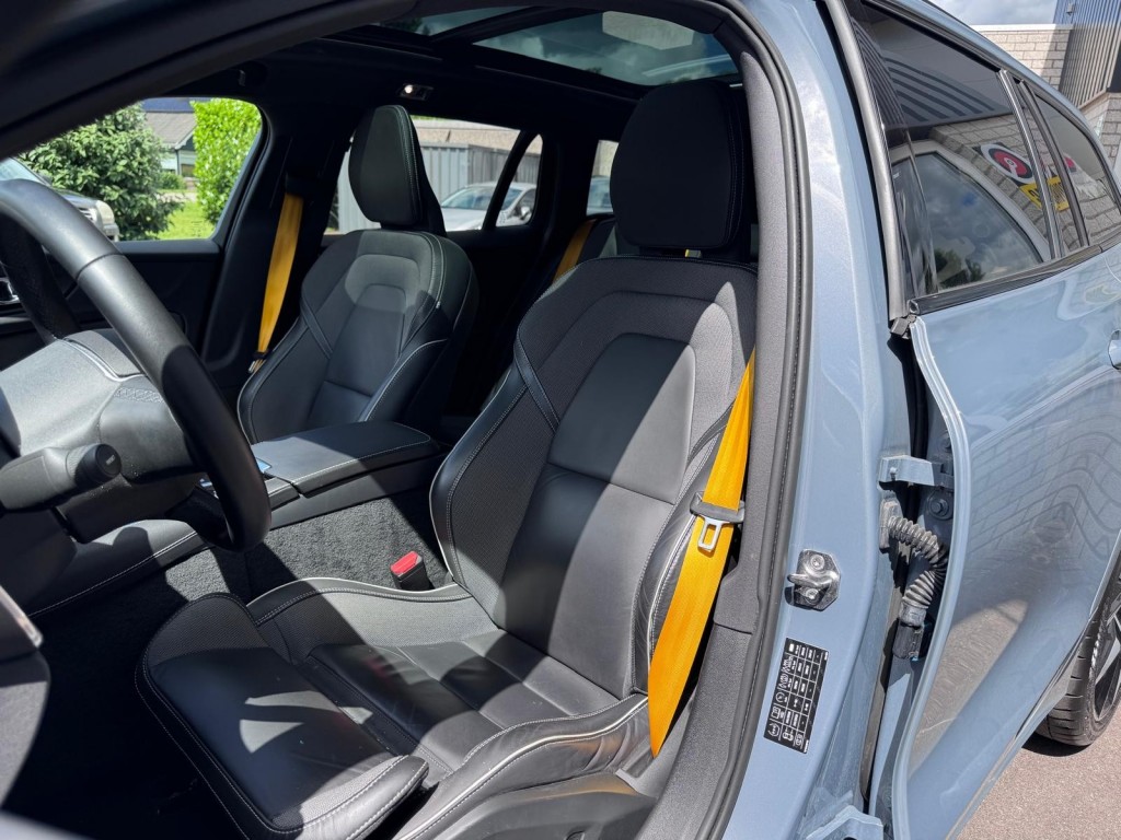 Volvo V60 Volvo V60 2.0 T8 AWD Polestar Engineered Panoramadak H&K Öhlins Brembo Carplay!