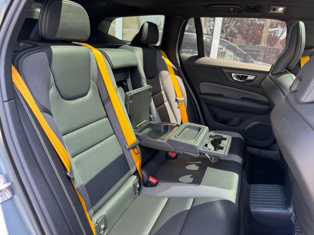 Volvo V60 Volvo V60 2.0 T8 AWD Polestar Engineered Panoramadak H&K Öhlins Brembo Carplay!