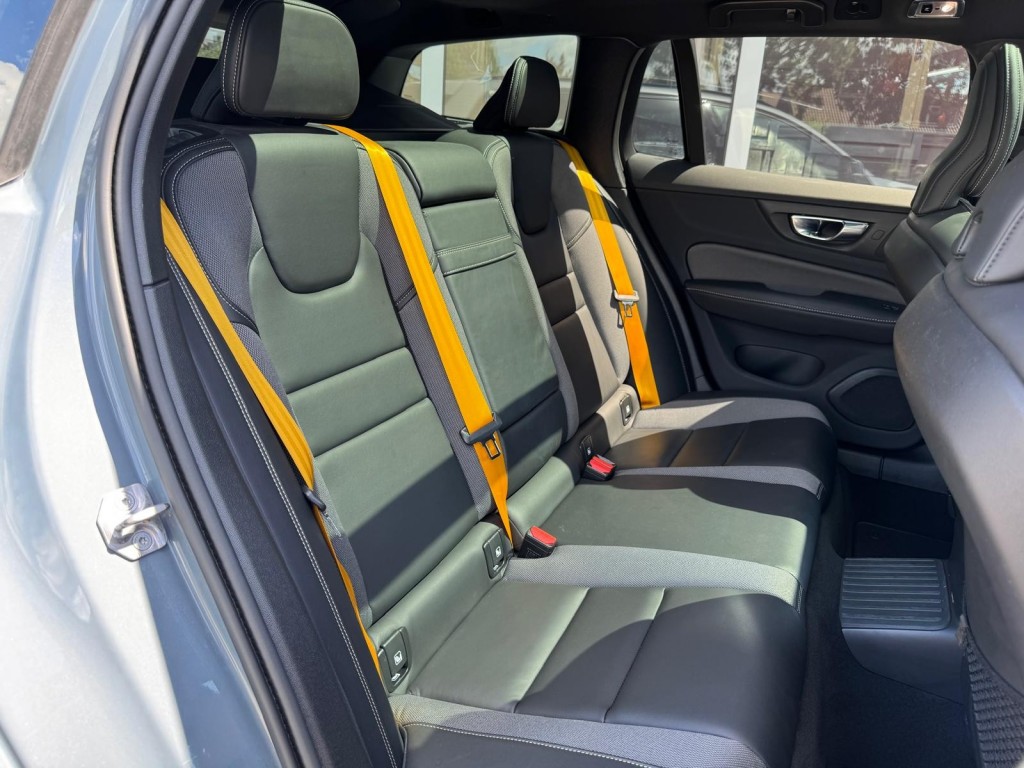 Volvo V60 Volvo V60 2.0 T8 AWD Polestar Engineered Panoramadak H&K Öhlins Brembo Carplay!