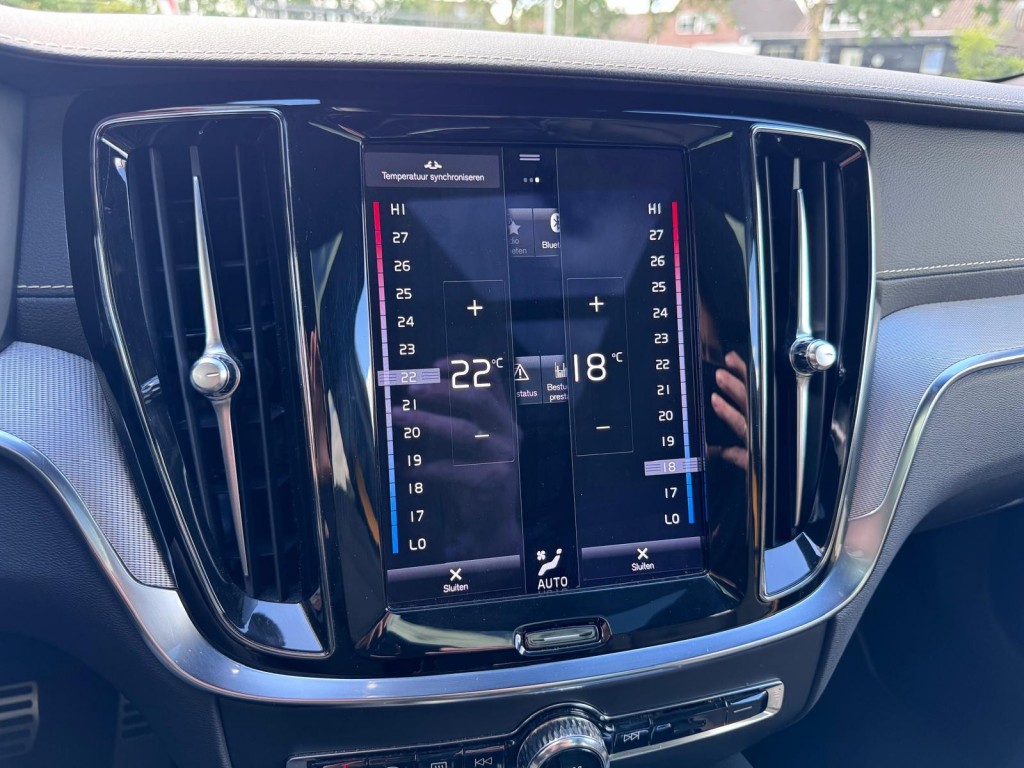 Volvo V60 Volvo V60 2.0 T8 AWD Polestar Engineered Panoramadak H&K Öhlins Brembo Carplay!