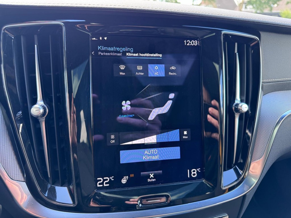 Volvo V60 Volvo V60 2.0 T8 AWD Polestar Engineered Panoramadak H&K Öhlins Brembo Carplay!