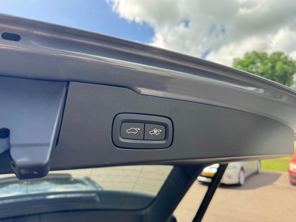 Volvo V60 Volvo V60 2.0 T8 AWD Polestar Engineered Panoramadak H&K Öhlins Brembo Carplay!