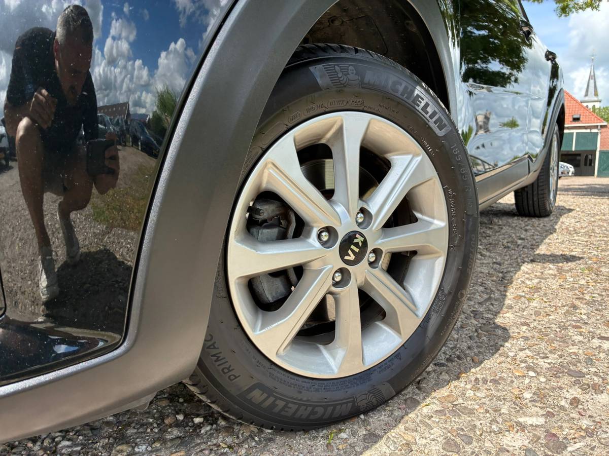 Kia Stonic Kia Stonic 1.0 T-GDi MHEV | Carplay + Clima + Cruise nu €10.975,-!!