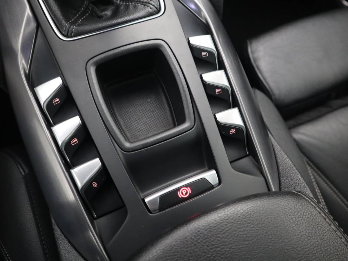 DS DS 5 DS 5 2.0 BlueHDi Business Executive FULL LED / CAMERA / LEDER / STOELVERW / DENOM AUDIO / PANORAMADAK / CLIMA / PDC / NL-AUTO