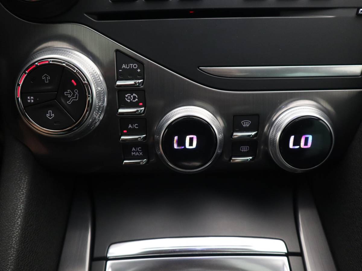 DS DS 5 DS 5 2.0 BlueHDi Business Executive FULL LED / CAMERA / LEDER / STOELVERW / DENOM AUDIO / PANORAMADAK / CLIMA / PDC / NL-AUTO