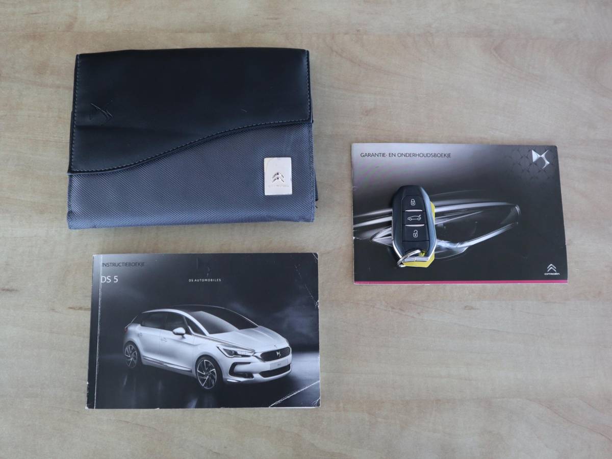 DS DS 5 DS 5 2.0 BlueHDi Business Executive FULL LED / CAMERA / LEDER / STOELVERW / DENOM AUDIO / PANORAMADAK / CLIMA / PDC / NL-AUTO