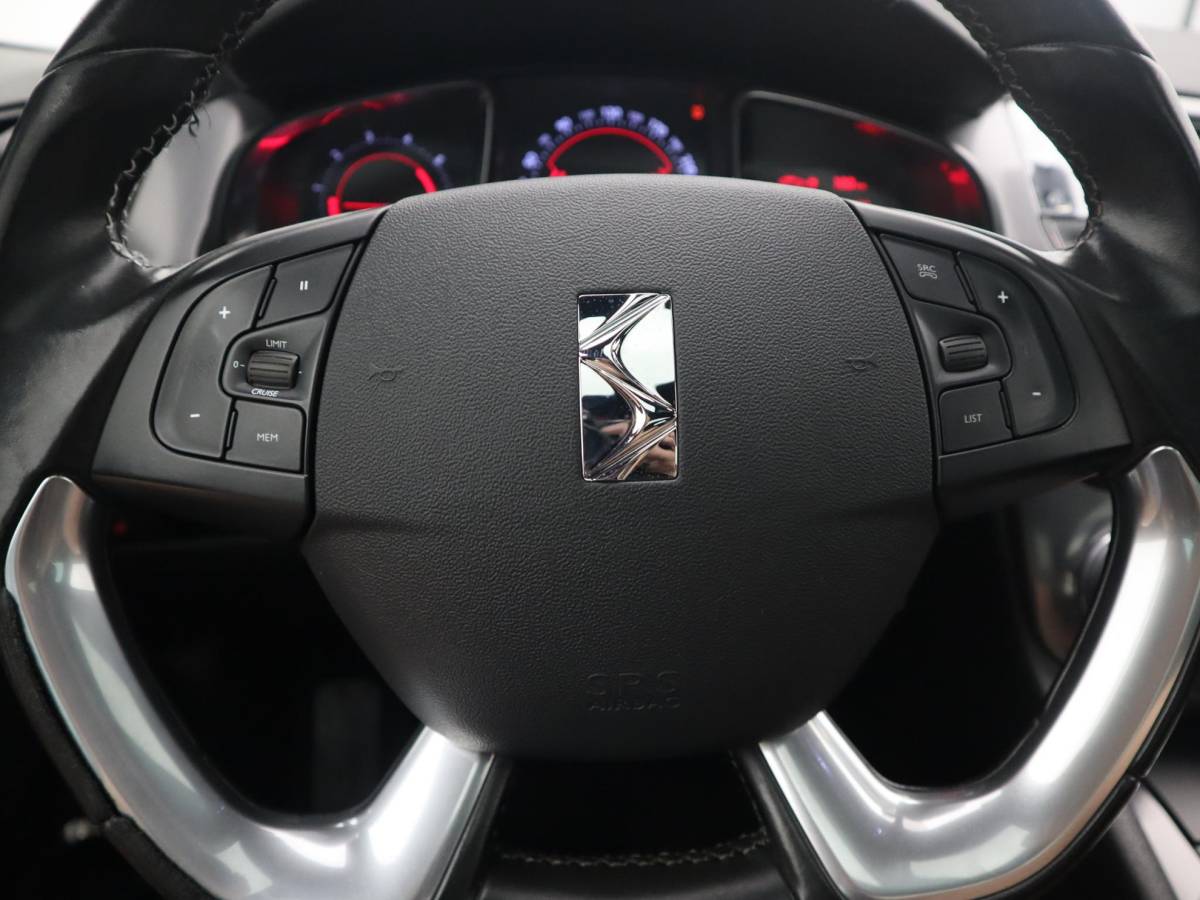 Citroën DS5 Citroen DS5 2.0 BlueHDi Business Executive FULL LED / CAMERA / LEDER / STOELVERW / DENOM AUDIO / PANORAMADAK / CLIMA / PDC / NL-AUTO