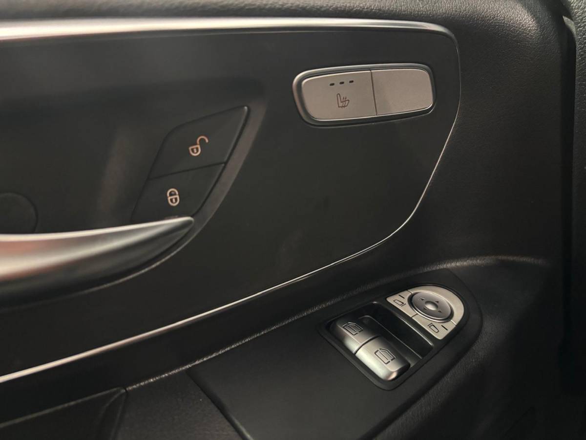 Mercedes-Benz Vito Mercedes-Benz Vito 114 CDI Lang Automaat Navigatie Camera Stoelverwarming Adaptive Cruise Control Trekhaak
