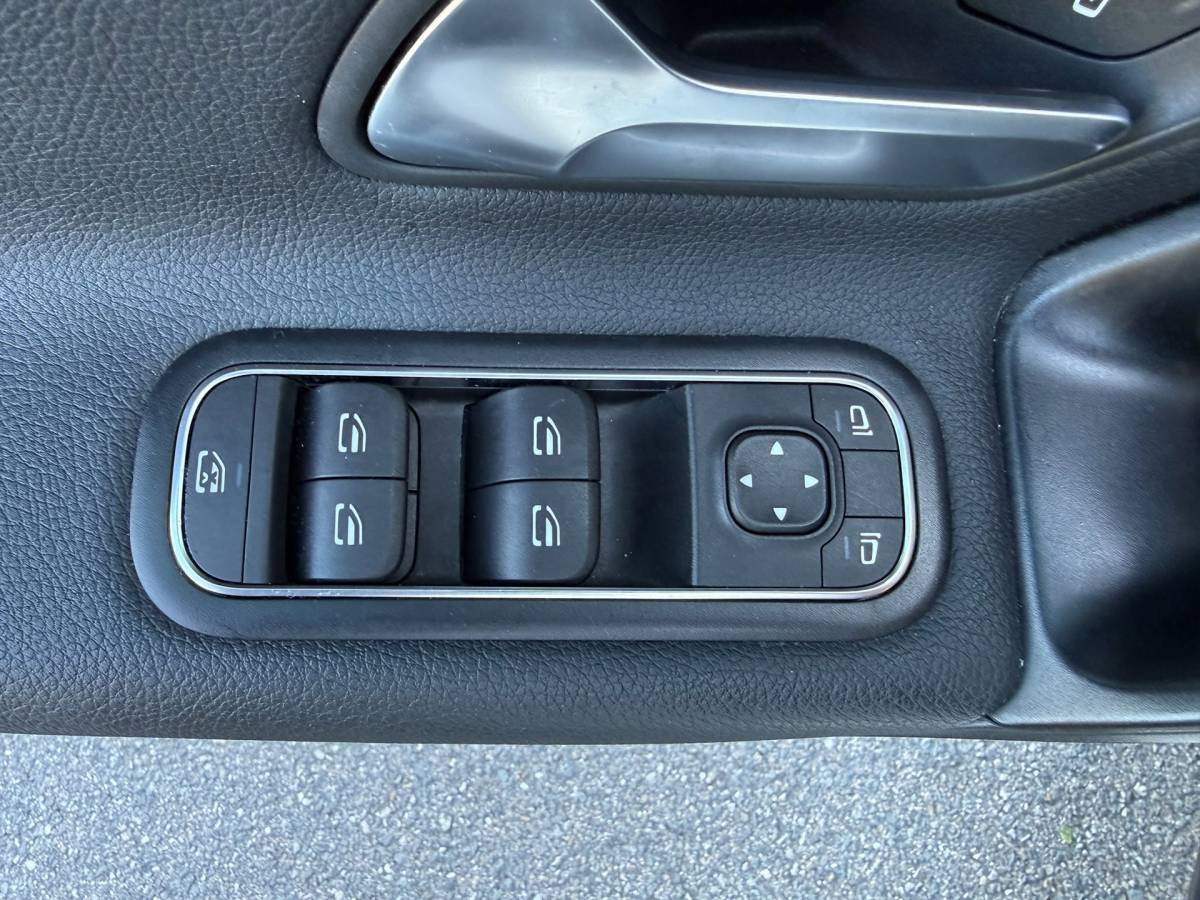 Mercedes-Benz A-Klasse Mercedes-Benz A-klasse 250 e /Apple CarPlay /18 inch AMG /Navigatie /Stoelverwarming