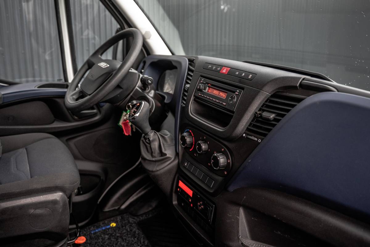 Iveco Daily Iveco Daily 40C18 3.0L 180PK | Camperkandidaat | 1ste Eigenaar | Automaat | Euro 6 | Camera | 3.5T Trekgewicht