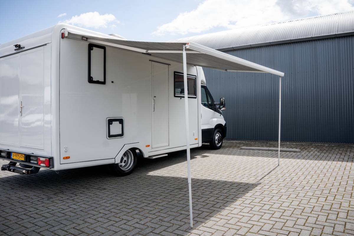 Iveco Daily Iveco Daily 40C18 3.0L 180PK | Camperkandidaat | 1ste Eigenaar | Automaat | Euro 6 | Camera | 3.5T Trekgewicht