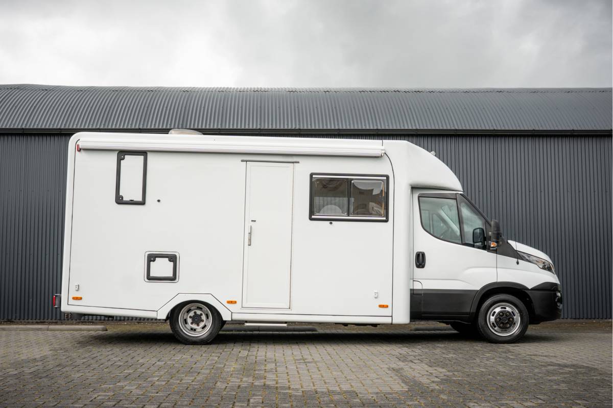Iveco Daily Iveco Daily 40C18 3.0L 180PK | Camperkandidaat | 1ste Eigenaar | Automaat | Euro 6 | Camera | 3.5T Trekgewicht