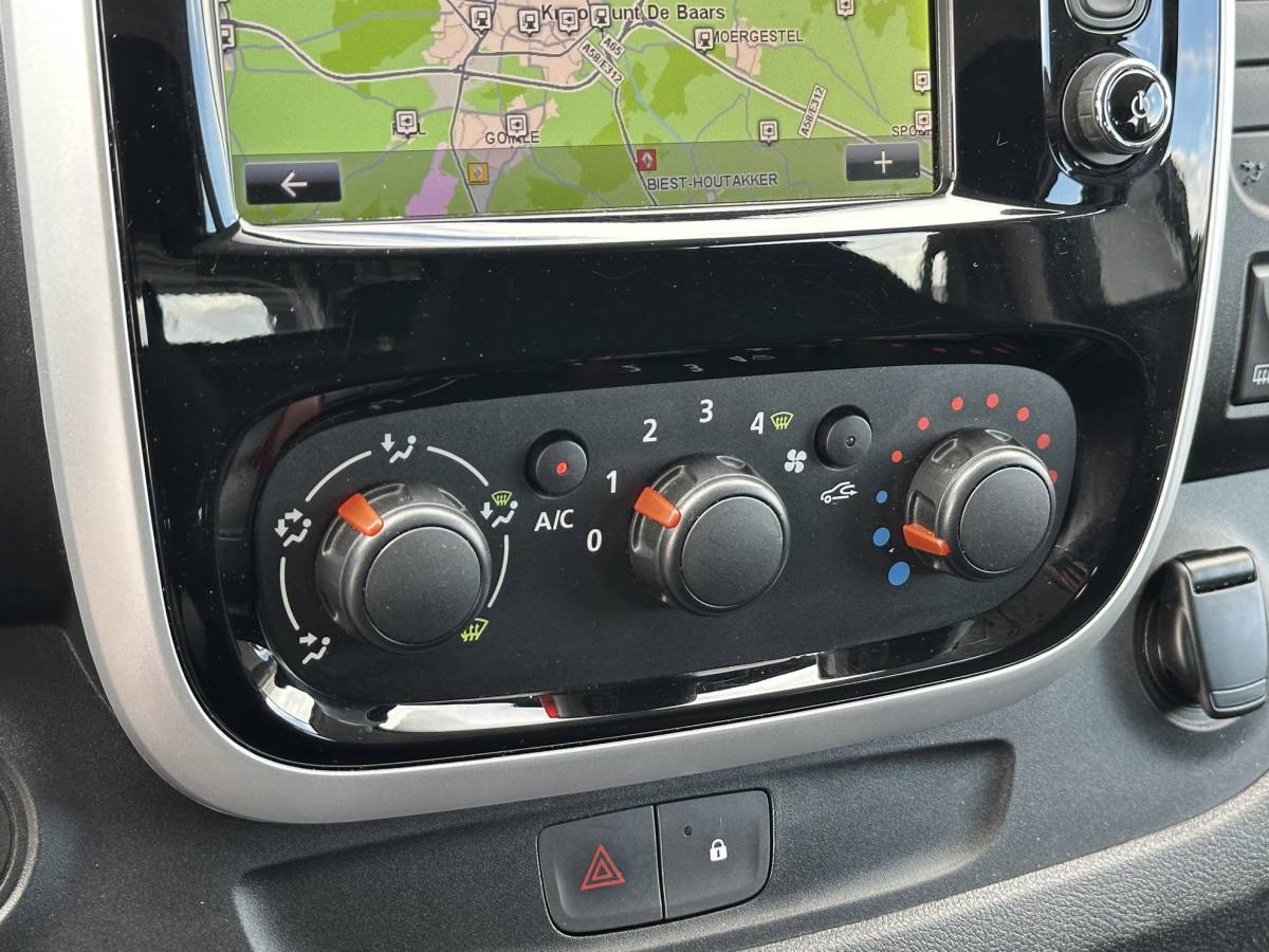 Renault Trafic Renault Trafic 1.6 dCi T29 L2H2 DC Dubbel cabine Extra hoog MARGE Opel Vivaro/