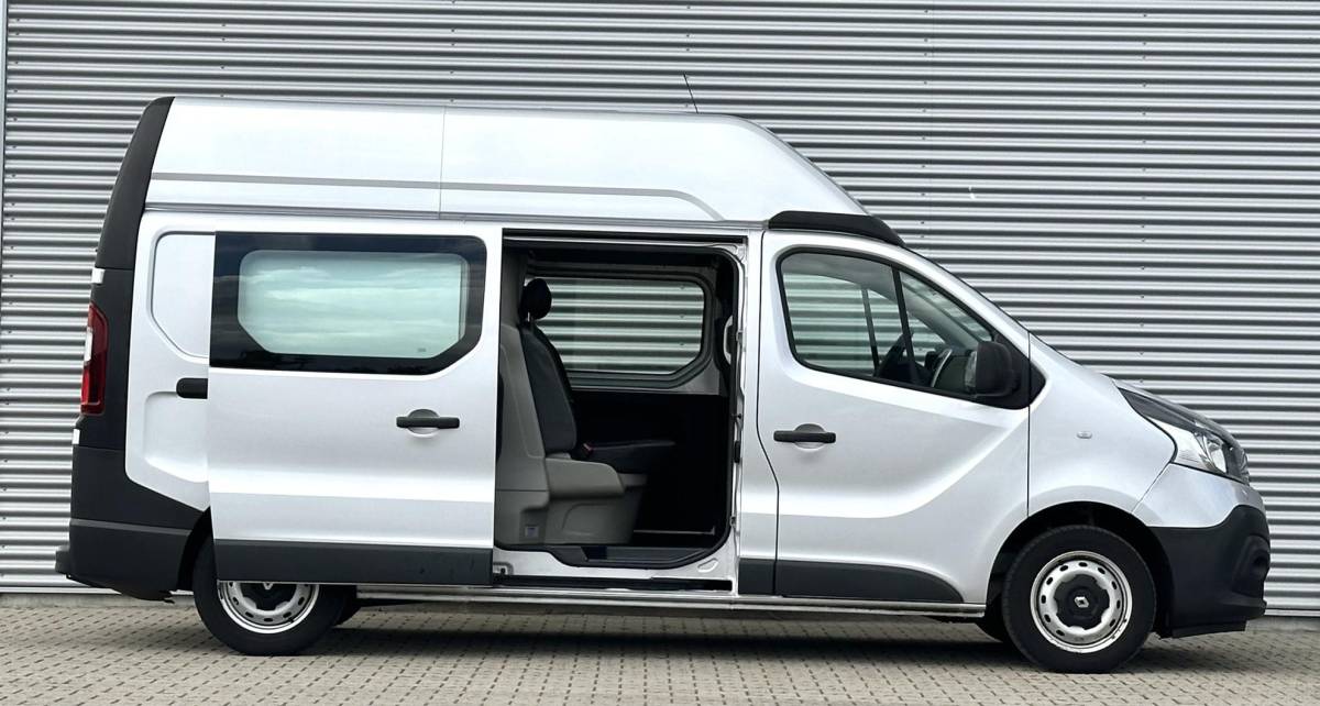 Renault Trafic Renault Trafic 1.6 dCi T29 L2H2 DC Dubbel cabine Extra hoog MARGE Opel Vivaro/