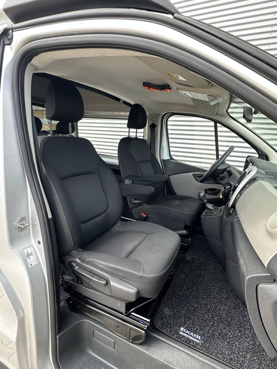Renault Trafic Renault Trafic 1.6 dCi T29 L2H2 DC Dubbel cabine Extra hoog MARGE Opel Vivaro/