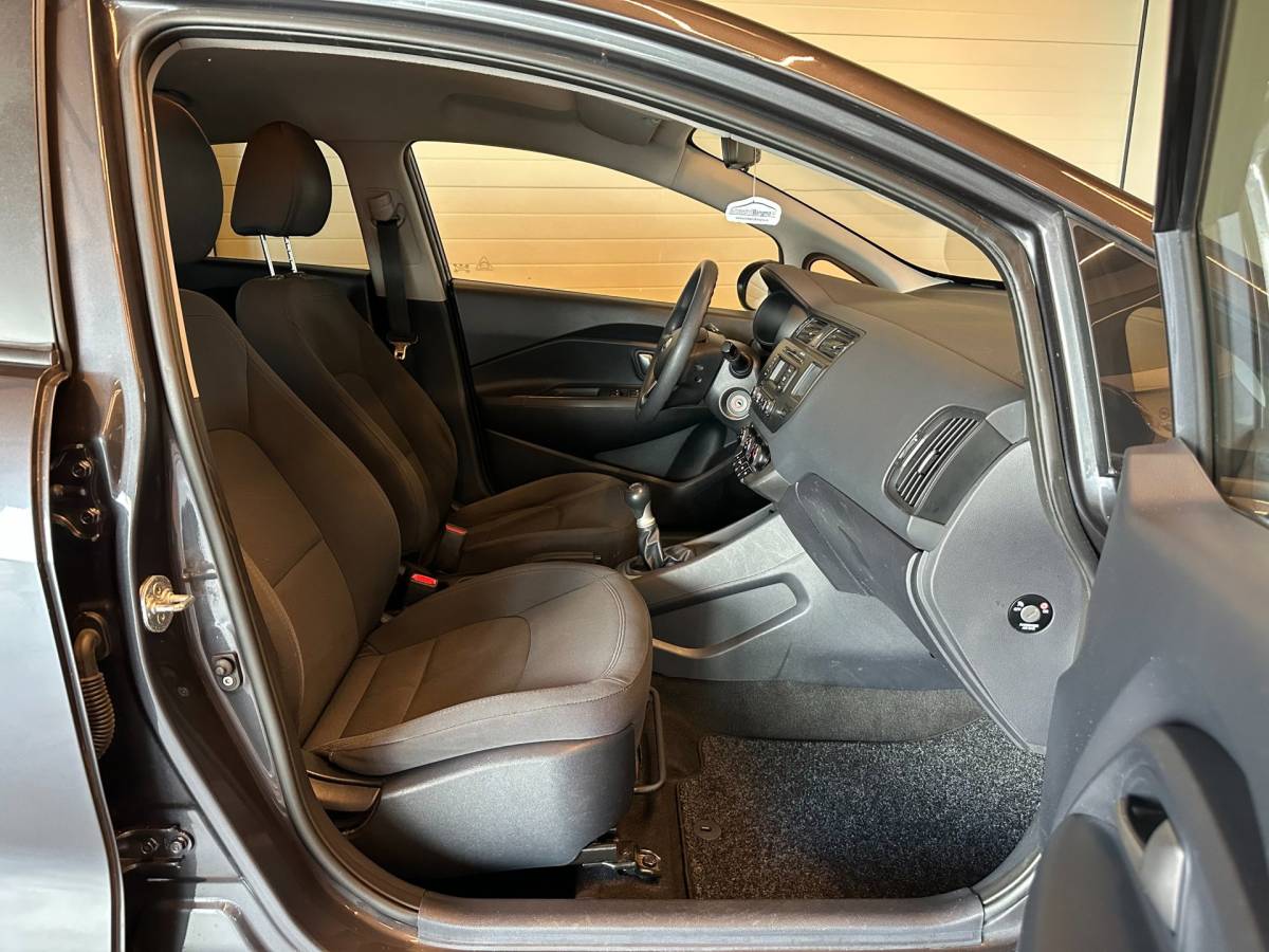 Kia Rio Kia Rio 1.2 CVVT 5-DRS PLUS PACK|CLIMA AIRCO|ISOFIX|AUX+Ipod+USB+12v+BLUETOOTH|START/STOP|NAP|APK 2-2-2027|OH.BEURT BIJ AFLEVERING