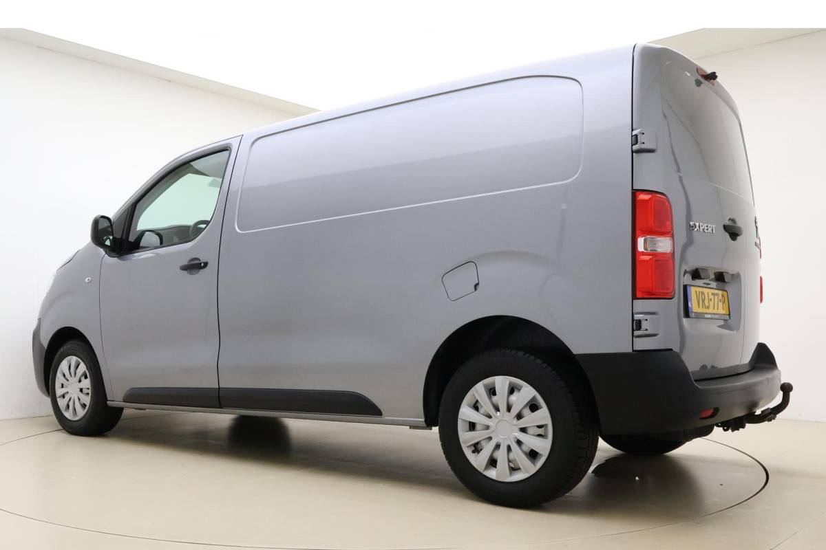 Peugeot Expert Peugeot Expert 2.0 BlueHDI 145 Standard Premium | DEMO | Airco | Navigatie | Parkeersensoren achter | Apple carplay / Android auto | Cruise control | 3 zitplaatsen |
