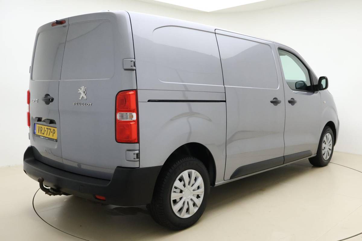 Peugeot Expert Peugeot Expert 2.0 BlueHDI 145 Standard Premium | DEMO | Airco | Navigatie | Parkeersensoren achter | Apple carplay / Android auto | Cruise control | 3 zitplaatsen |