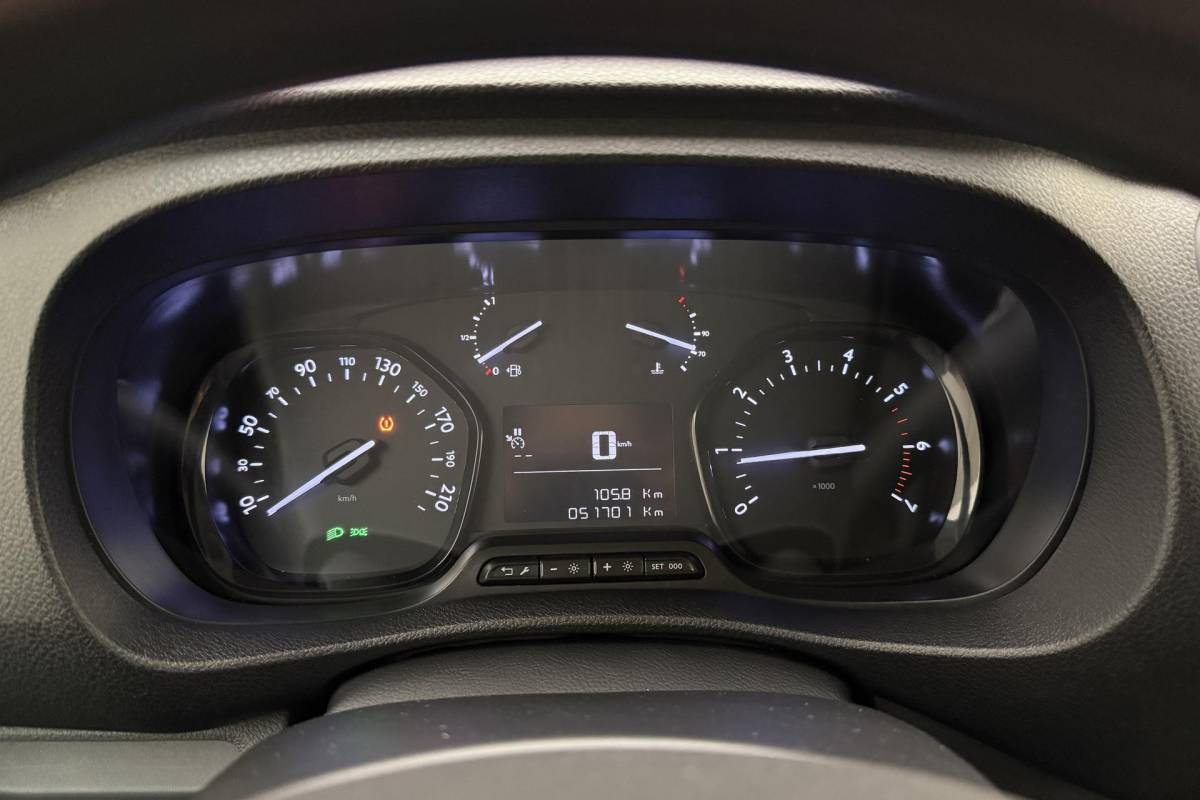 Peugeot Expert Peugeot Expert 2.0 BlueHDI 145 Standard Premium | DEMO | Airco | Navigatie | Parkeersensoren achter | Apple carplay / Android auto | Cruise control | 3 zitplaatsen |