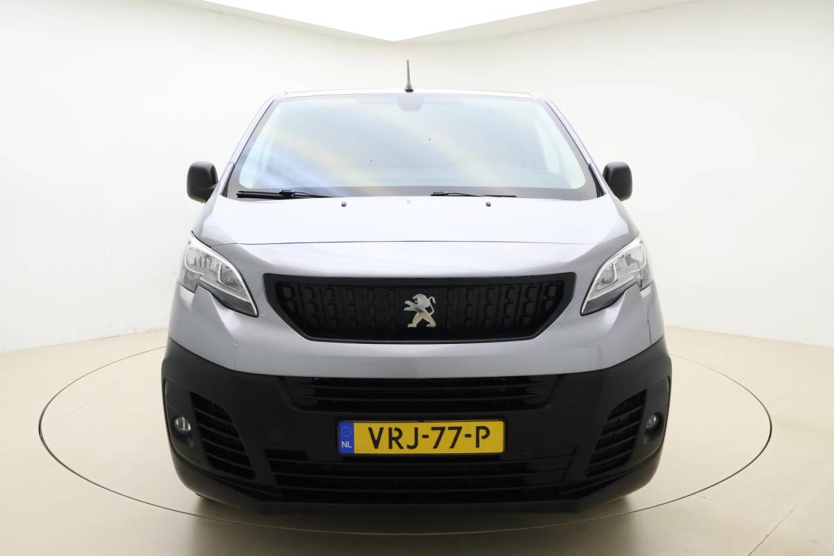 Peugeot Expert Peugeot Expert 2.0 BlueHDI 145 Standard Premium | DEMO | Airco | Navigatie | Parkeersensoren achter | Apple carplay / Android auto | Cruise control | 3 zitplaatsen |