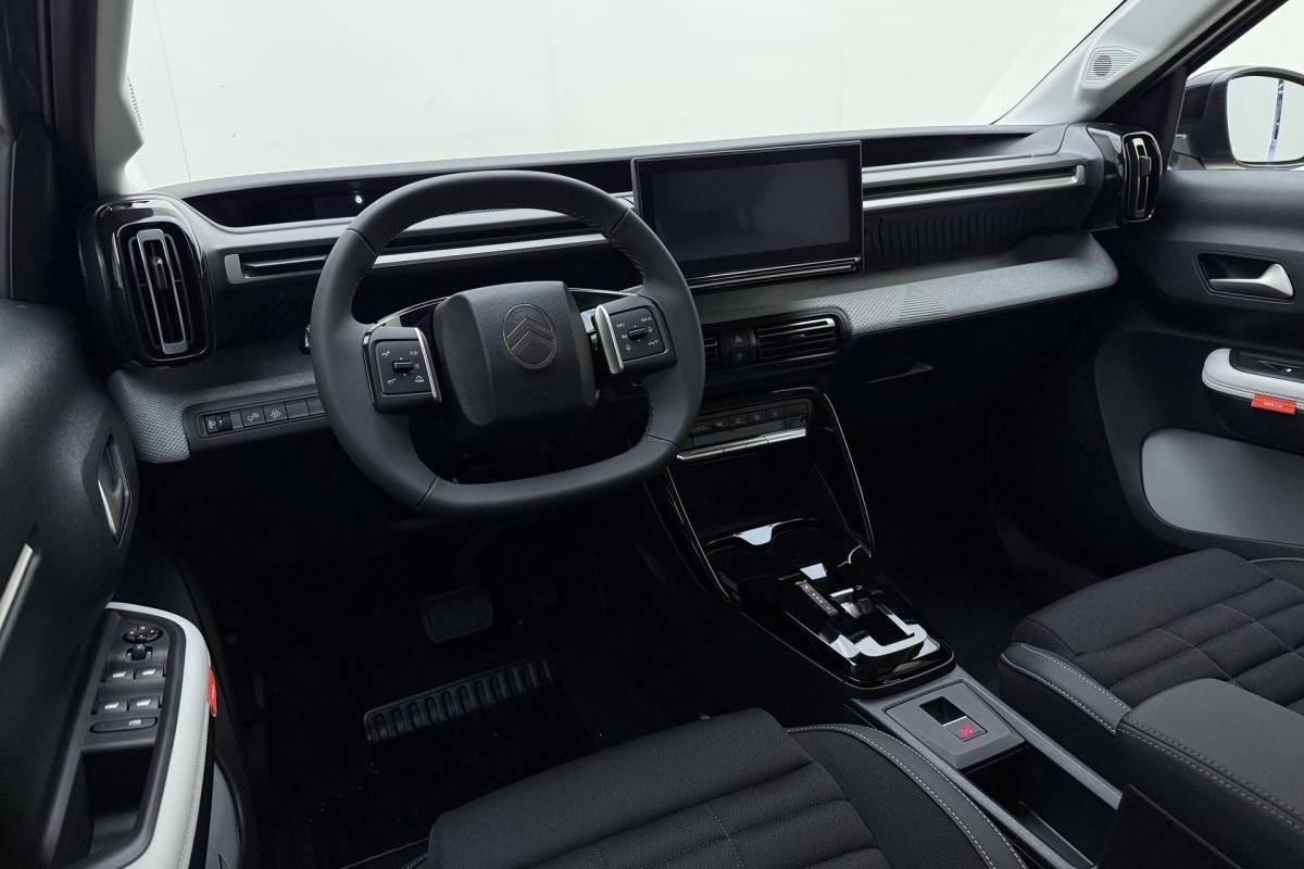 Citroën ë-C3 Aircross Citroen Ë-C3 Aircross Max 113pk Extended Range 54 kWh | stoelverwarming | Apple/Android carplay | Navigatie |  Achteruitrijcamera | Geluidsisolerend glas | 11kw laadkabel | Dodehoekdetectie | Regensensor | Stuurbediening Voor/Achter parkeersensoren