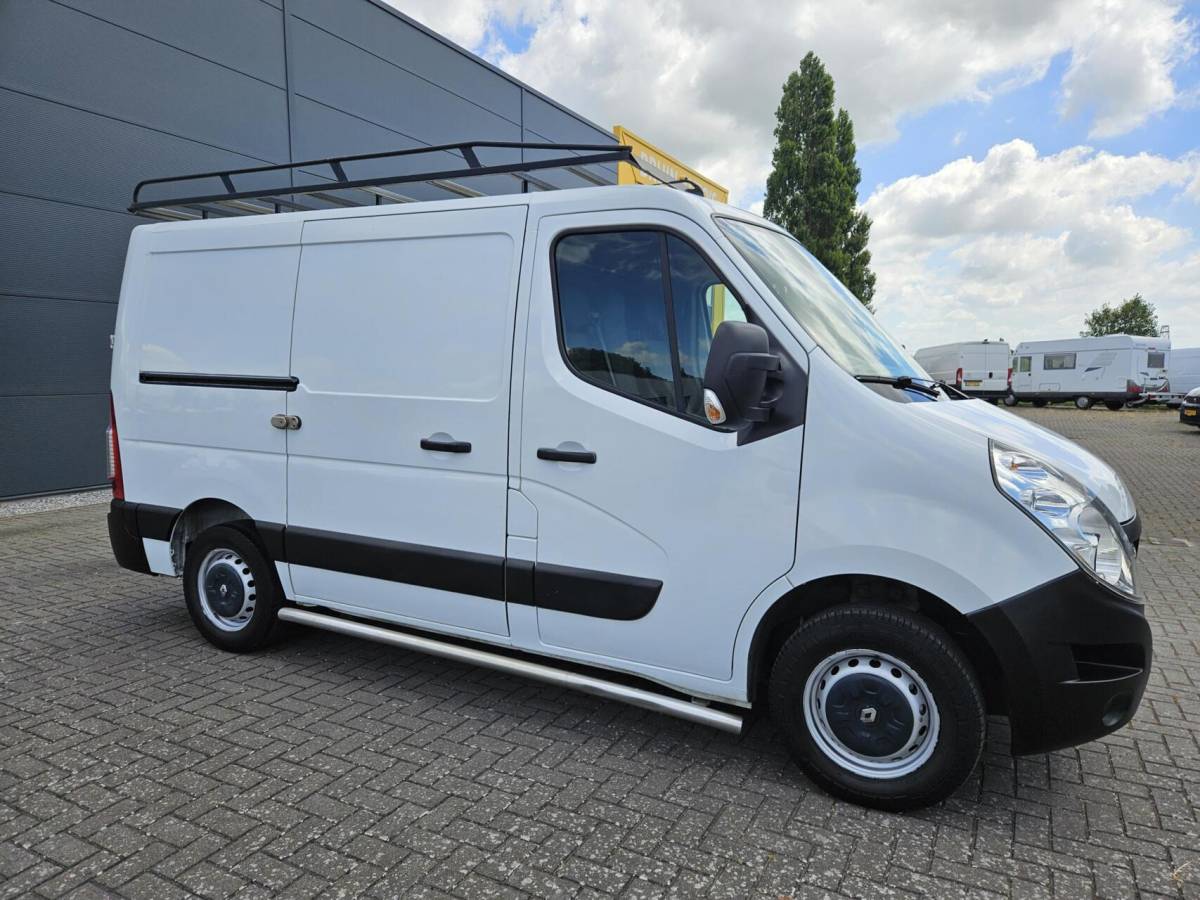 Renault Master Renault Master 2.3 dCi L1H1 Airco Navi 110 PK inrichting Imp