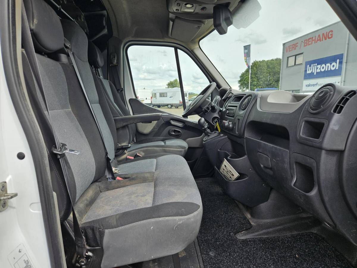 Renault Master Renault Master 2.3 dCi L1H1 Airco Navi 110 PK inrichting Imp