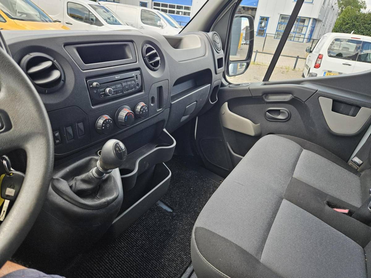 Renault Master Renault Master 2.3 dCi L1H1 Airco Navi 110 PK inrichting Imp