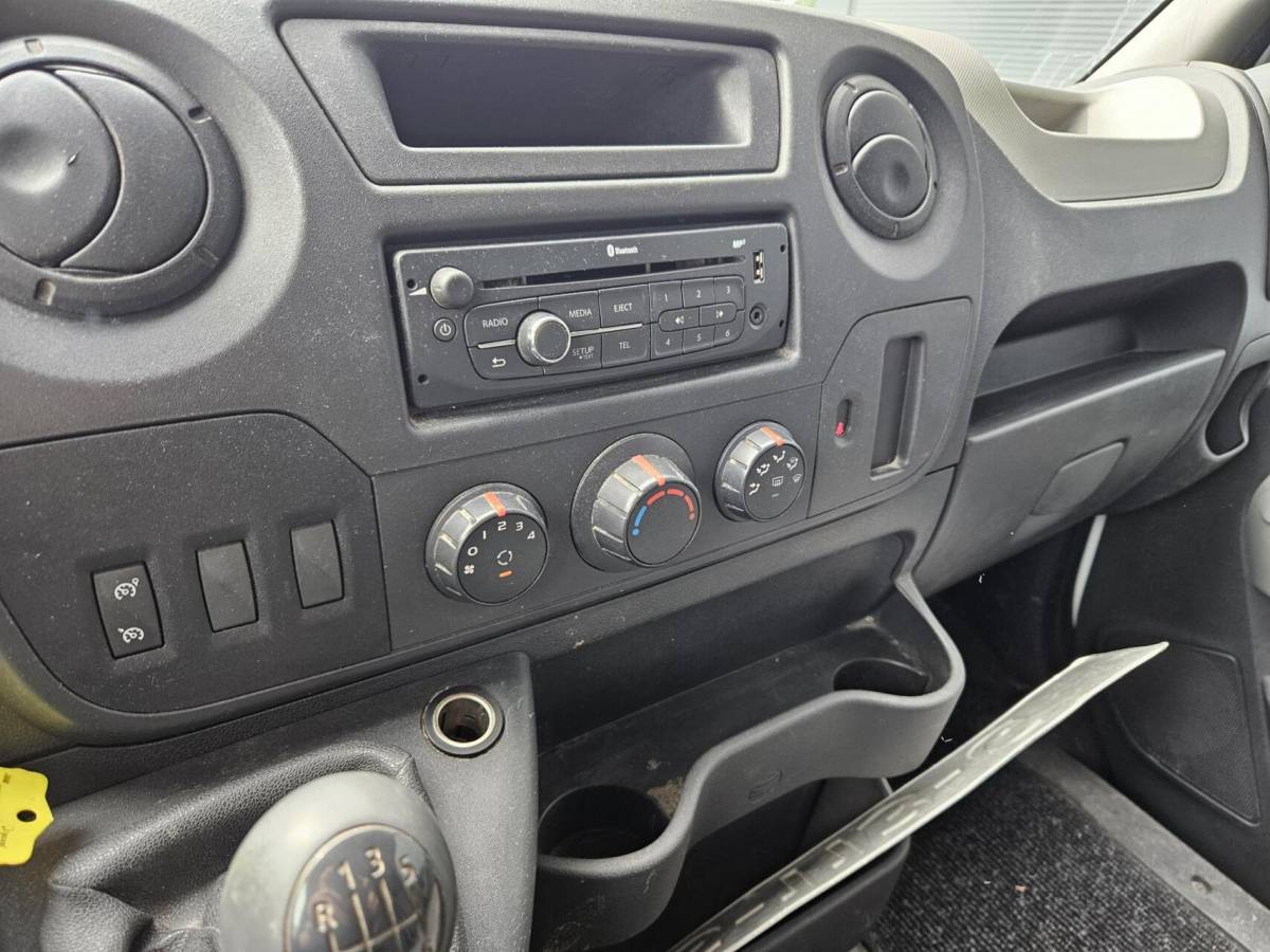 Renault Master Renault Master 2.3 dCi L1H1 Airco Navi 110 PK inrichting Imp