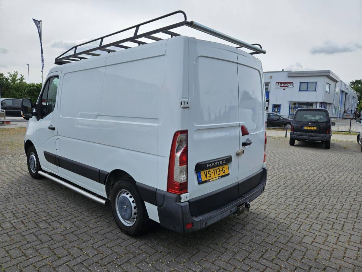 Renault Master Renault Master 2.3 dCi L1H1 Airco Navi 110 PK inrichting Imp